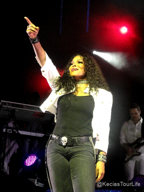 Aug-11-2011-Janet-Number-Ones-Tour-40