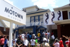 Jun-29-2009-MJ-Fan-Memorial-at-Hitsville-15