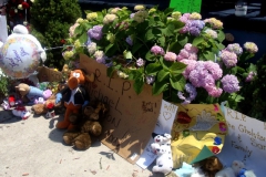 Jun-29-2009-MJ-Fan-Memorial-at-Hitsville-28