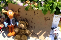 Jun-29-2009-MJ-Fan-Memorial-at-Hitsville-29