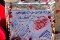 Jun-29-2009-MJ-Fan-Memorial-at-Hitsville-33