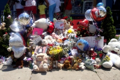 Jun-29-2009-MJ-Fan-Memorial-at-Hitsville-4